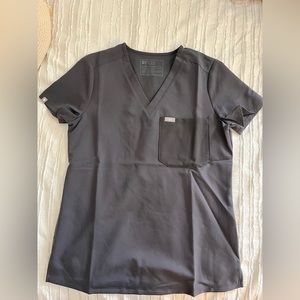 Figs scrub top